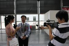 中国有色网记者采访中国有色协会副会长文献军（中）